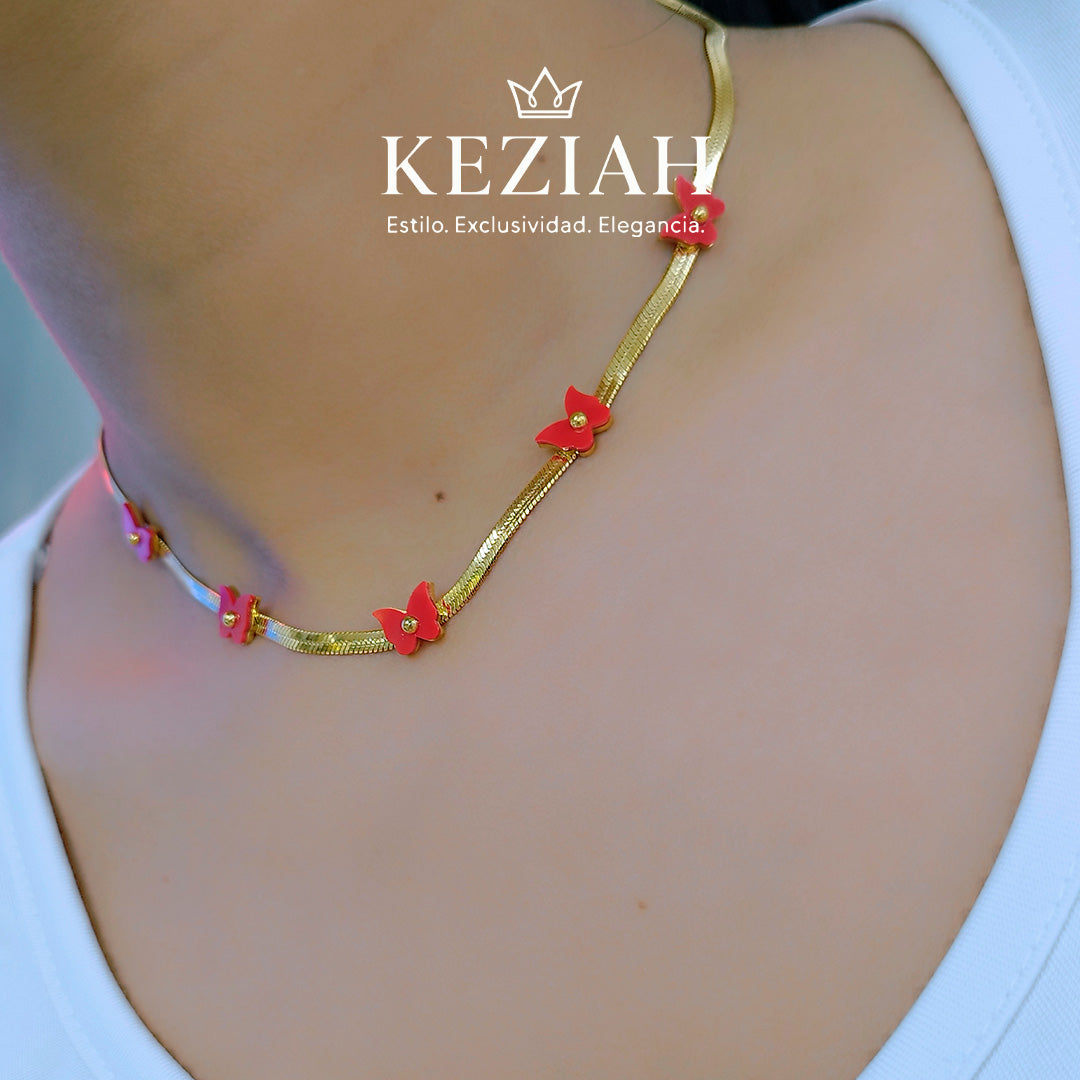 ✨Collar Dorado Minimalistas – Acero Quirúrgico 316L , Waterproof -Cadena de Espiga con dijes de Mariposa Rojos.