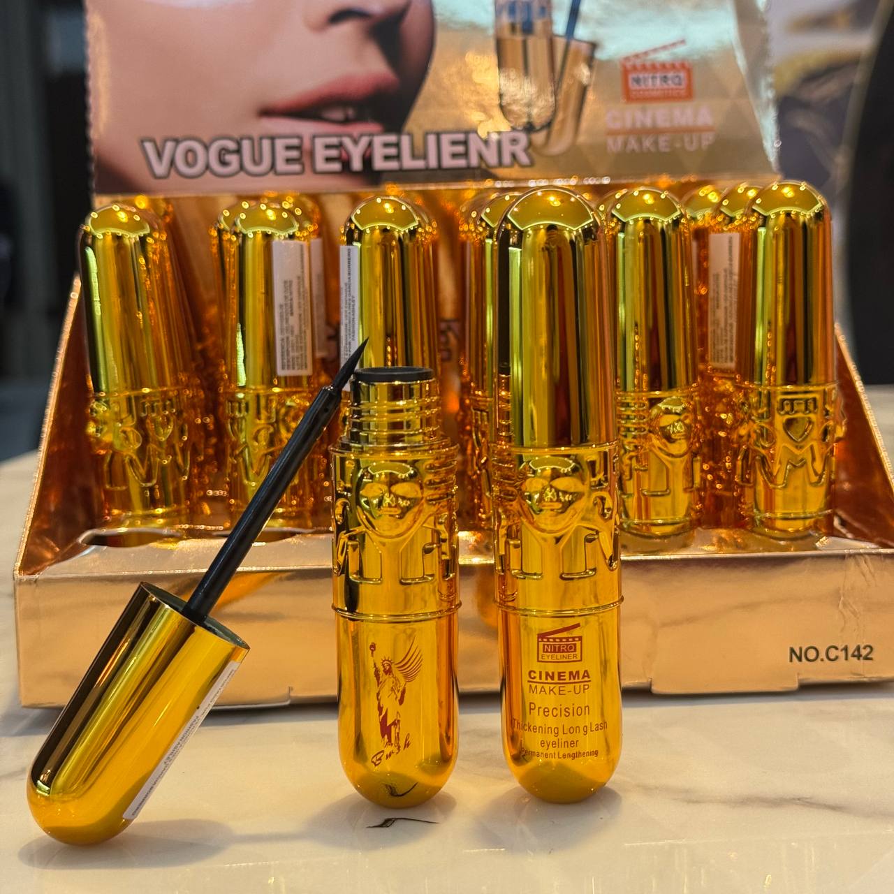 Delineador de Ojos Vogue Cinema Make-Up – Precision Eyeliner